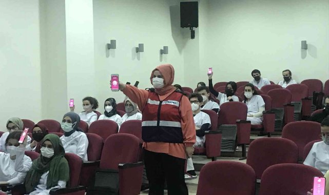 ZBEÜ'de Diş Hekimliği Fakültesinde bağımlılık ile mücadele konferansı gerçekleştirildi