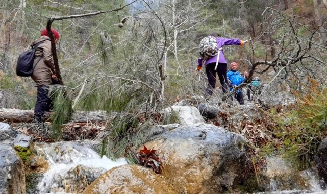 Zorlu yürüyüş parkuru "8 Mart Dünya Kadınlar Günü" için aşıldı