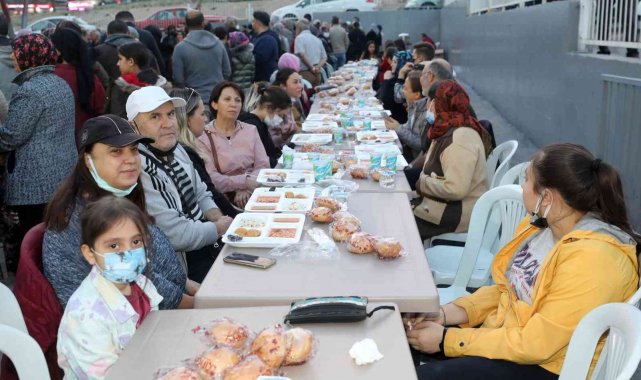 2 bin kişi Ata'da iftar yaptı