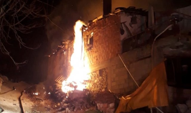 2 evin kül olduğu alevlerin arasından çıkamayan yaşlı kadın hayatını kaybetti