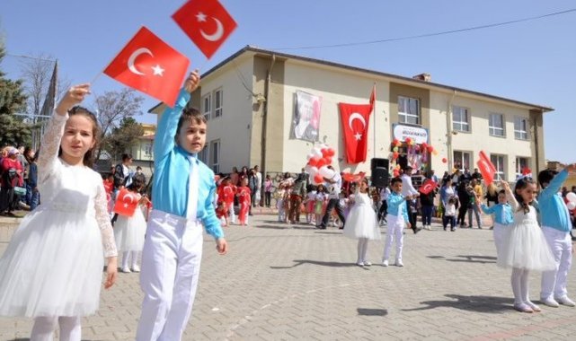 23 Nisan Arguvan'da kutlandı