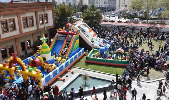 23 Nisan neşesi tüm Esenyurt'u sardı