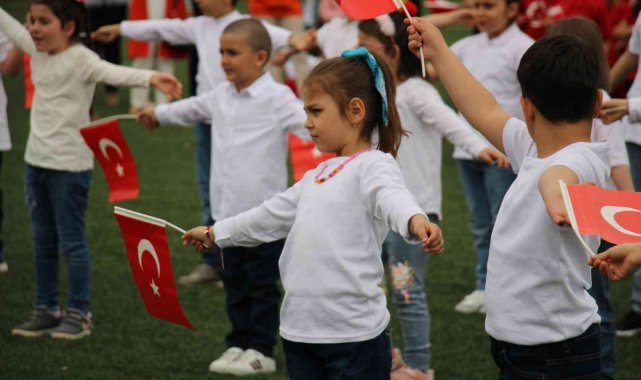 23 Nisan Ulusal Egemenlik ve Çocuk Bayramı Çaydeğirmeni'nde coşkuyla kutlandı