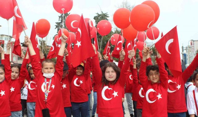 23 Nisan Ulusal Egemenlik ve Çocuk Bayramı Uşak'ta coşku ile kutlandı