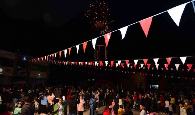 23 Nisan'da Kahramankazan'nın gökyüzü rengarenk