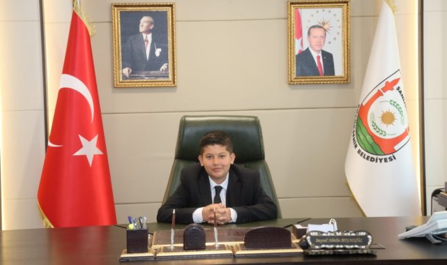 23 Nisan'da minik Yusuf belediye başkanı oldu