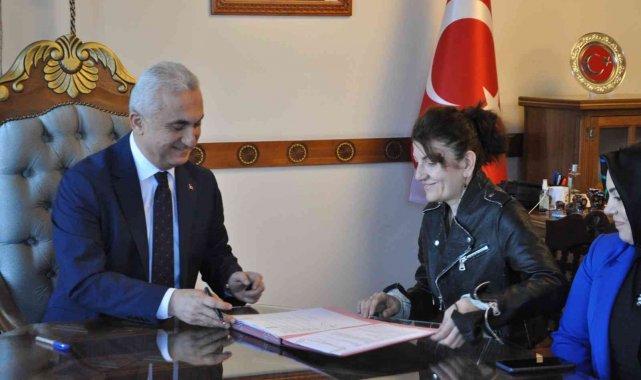 25 kadın "Şifa Doğadan Emek Kadından" projesiyle gelir elde edecek