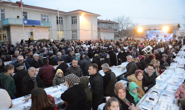 3 bin kişi aynı sofrada iftar açtı