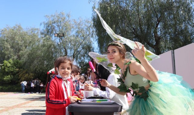 300 çocuk kampüste buluştu, gönüllerince eğlendi