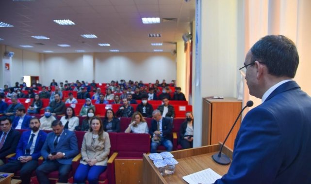 'Geleceğin İş Modeli: Girişimcilik' paneli düzenlendi