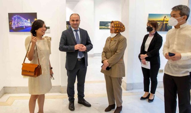 'Gülümseyin Philippines' sergisi Bursa'da açıldı