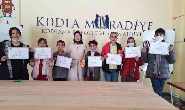 'Kodla Muradiye' projesini tamamlayan öğrencilere belgeleri verildi