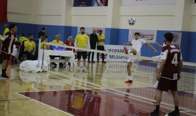 'Ünilig Ayak Tenisi' Türkiye Şampiyonası müsabakaları Kula'da başladı