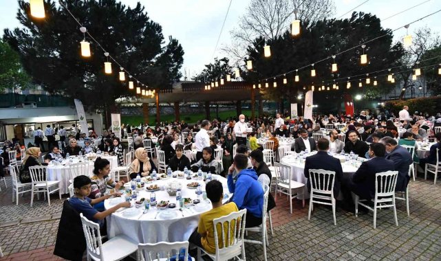 'Yetim Gülerse Dünya Güler'