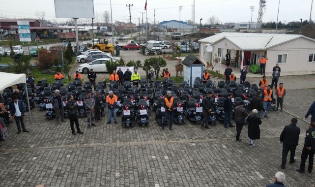 80 engelliye akülü sandalye desteği