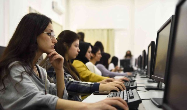 Adalet MYO üniversite tercihlerinde ilk 10&#039;da