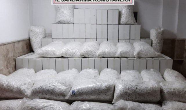Adana'da kaçak makaron ve sigara operasyonu