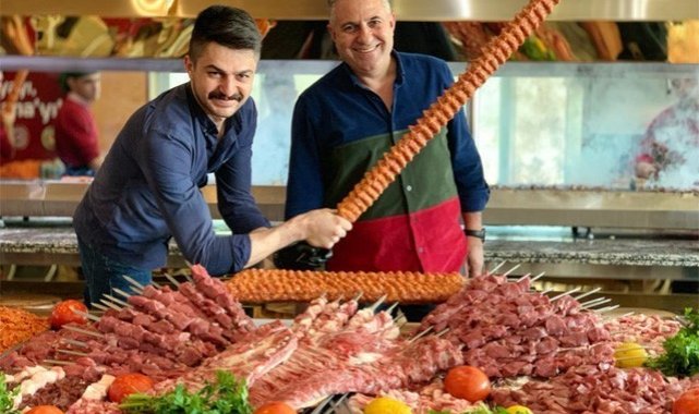 Adana'nın tescilli kebabını dünyaya tanıtıyor