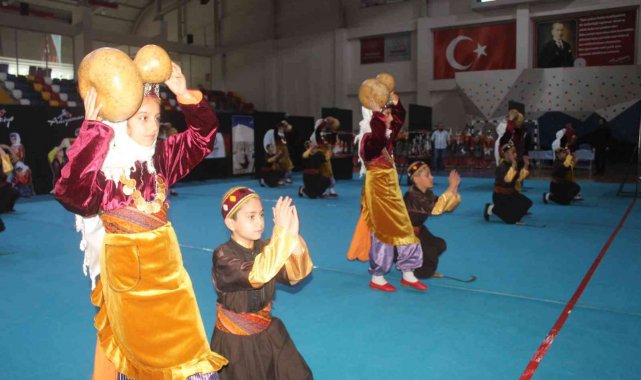 Adıyaman'da, halk oyunları müsabakaları düzenlendi