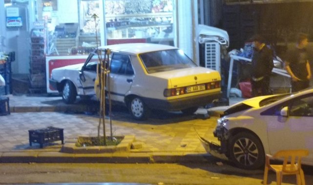 Adıyaman'da iki otomobil çarpıştı: 2 yaralı