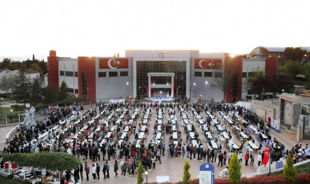 ADÜ Ailesi geleneksel iftar yemeğinde bir araya geldi