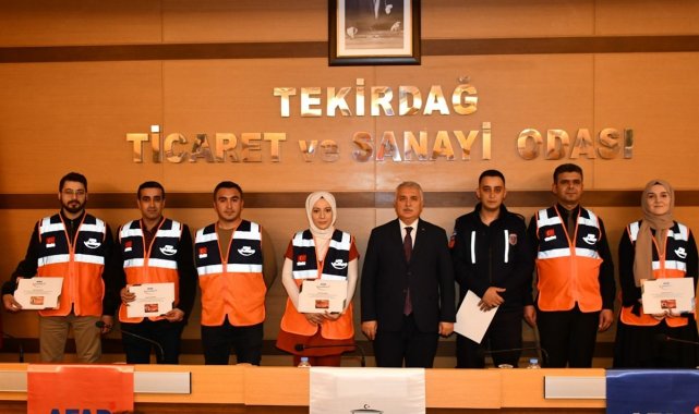 AFAD gönüllüleri sertifika ve kimliklerine kavuştu