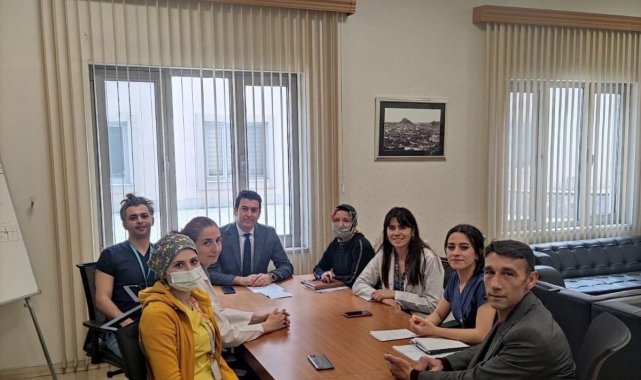 Afyonkarahisar Devlet Hastanesi Yenidoğan Servisi ekibi çalışmaları değerlendirdi