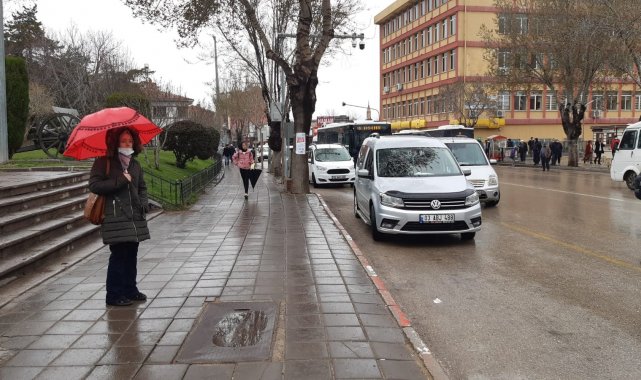 Afyonkarahisar'da bahar kışa döndü
