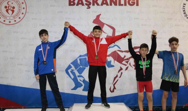 Afyonkarahisar&#039;da Serbest Güreş Türkiye Şampiyonası sona erdi