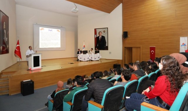 AİÇÜ&#039;de &quot;Kanser Hastalığı ve Tarama Programları&quot; paneli düzenlendi