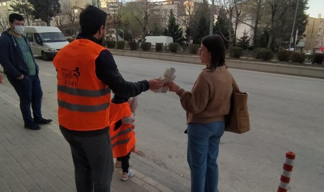 AK gençlerden &#039;İftara 5 kala&#039; uygulaması