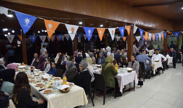 AK Parti Bursa İl Başkanı Davut Gürkan: "20 yıldır yaptığımız gibi aziz milletimize yakışır daha nice hizmetlerle davamızla birlikte sürdüreceğiz"