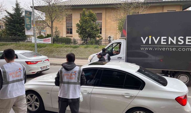 AK Parti İl Gençlik Kolları'ndan "İftara 5 Kala; Su ve Hurma" etkinliği