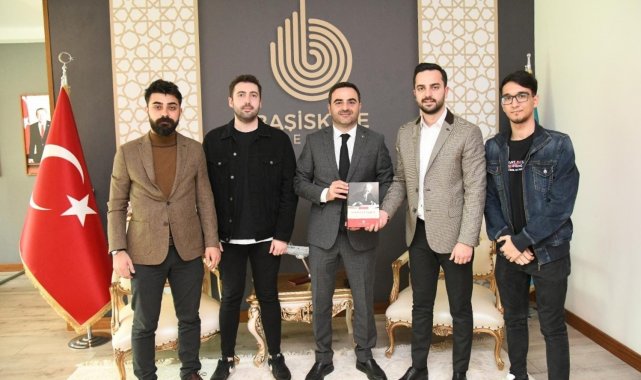 AK Partili başkan, CHP'li gençleri misafir etti