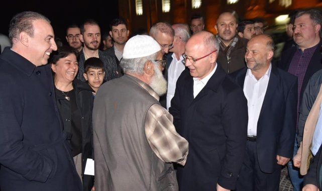 AK teşkilatlar, ramazanın güzelliklerini şehrin her noktasında paylaşıyor