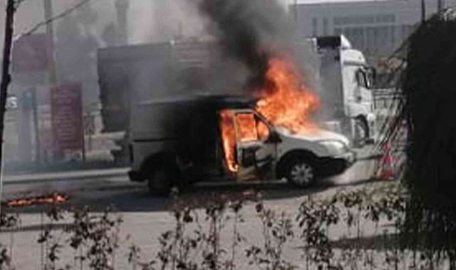 Akaryakıt istasyonunda araç yangını paniğe neden oldu