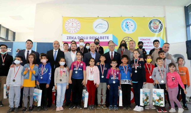 Akıl ve Zeka Oyunları Turnuvasında ödüller sahiplerini buldu