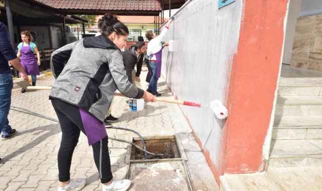 AKMEK&#039;le duvarlara kadın dokunuşu