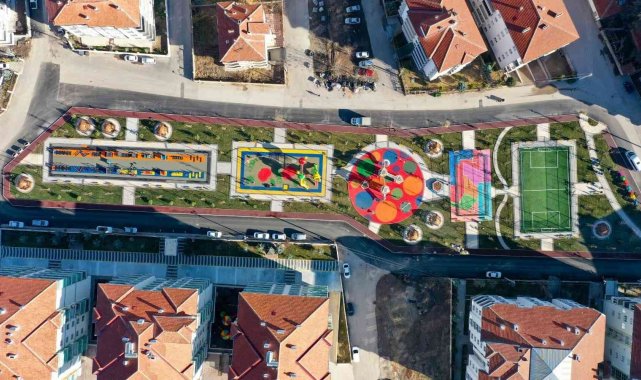 Aksaray&#039;da parklara 19 yeni çok amaçlı spor sahası yapıldı