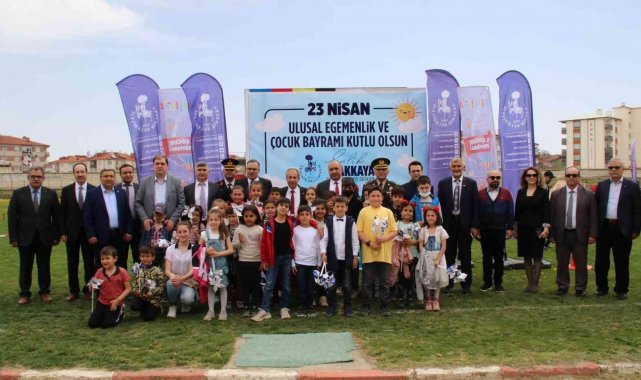 Akşehir Belediyesi'nden çocuklara bayram eğlencesi
