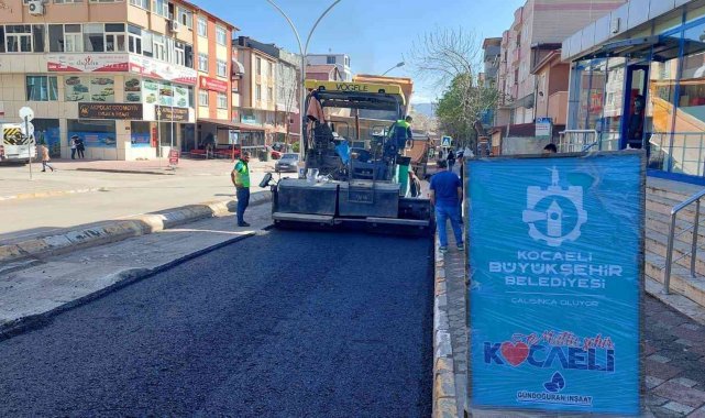 Akşemsettin Caddesi'ne bin 130 ton asfalt serildi