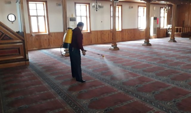 Alaplı'da camiler gül suyu ile yıkandı