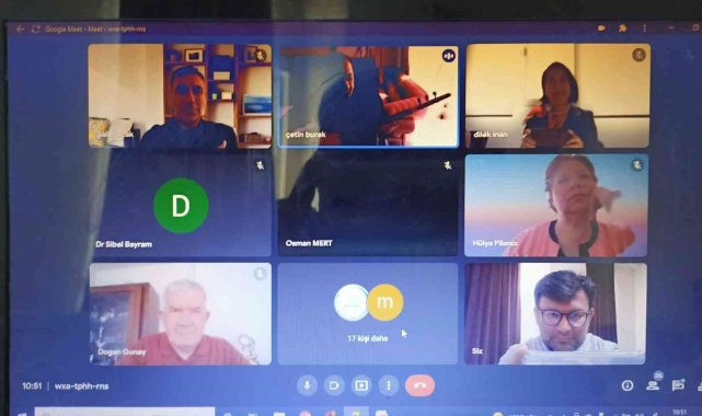 Alaşehirli iki öğretmen uluslararası sempozyumda Türk müziğini anlattı