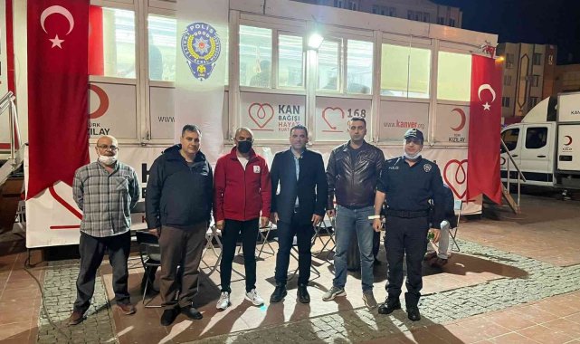 Aliağa&#039;da polisler kan bağışında bulundu