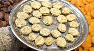 Altın Kaplama Kayısının Kilosu 10 Bin TL'ye satışa çıkarıldı !