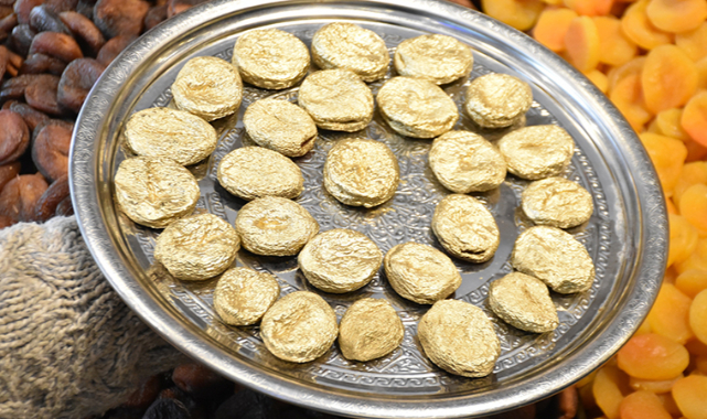 Altın Kaplama Kayısının Kilosu 10 Bin TL&#039;ye satışa çıkarıldı !