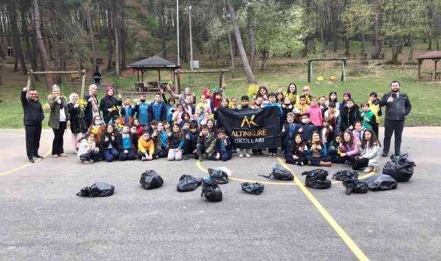 Altınküre Okulları öğrencilerinden çöp ve atık toplama etkinliği