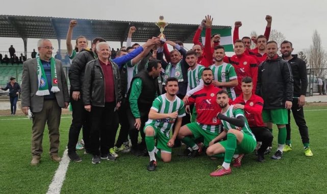 Altıntaş Belediye Gençlikspor şampiyonluk kupasını aldı