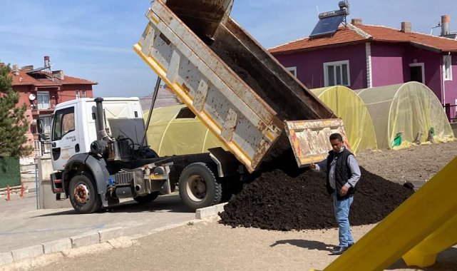 Altıntaş Kaymakamlığı'ndan "Yerli Tohum Tarım Atölyesi" projesine destek