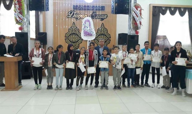 Altıntaş'ta başarılı öğrencilere iftar yemeği